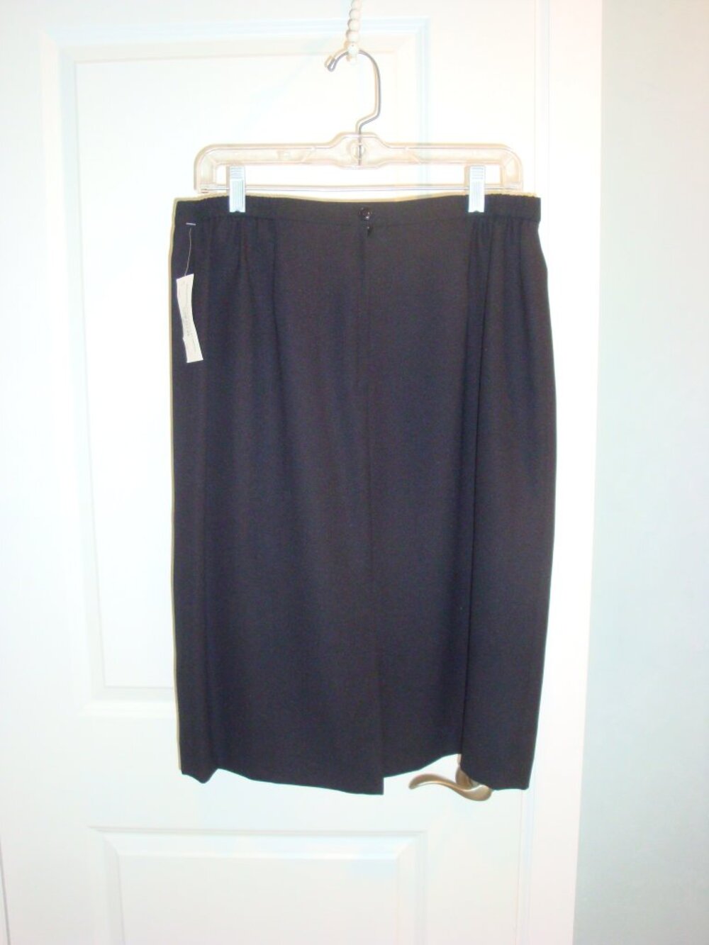 Kasper Exclusively for Dillards Womens Size 14 Pleat Mid Length Black Skirt NWT